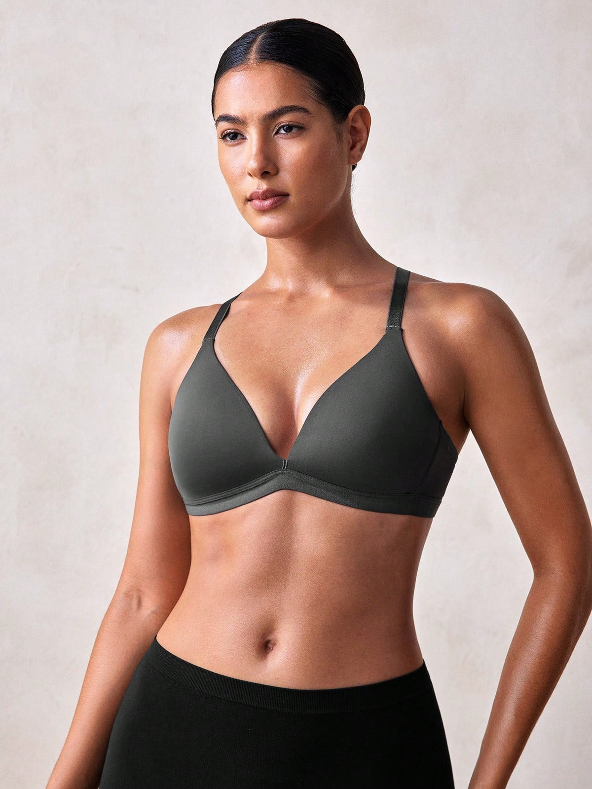Soft Plunge Everyday Bra — Dark Grey