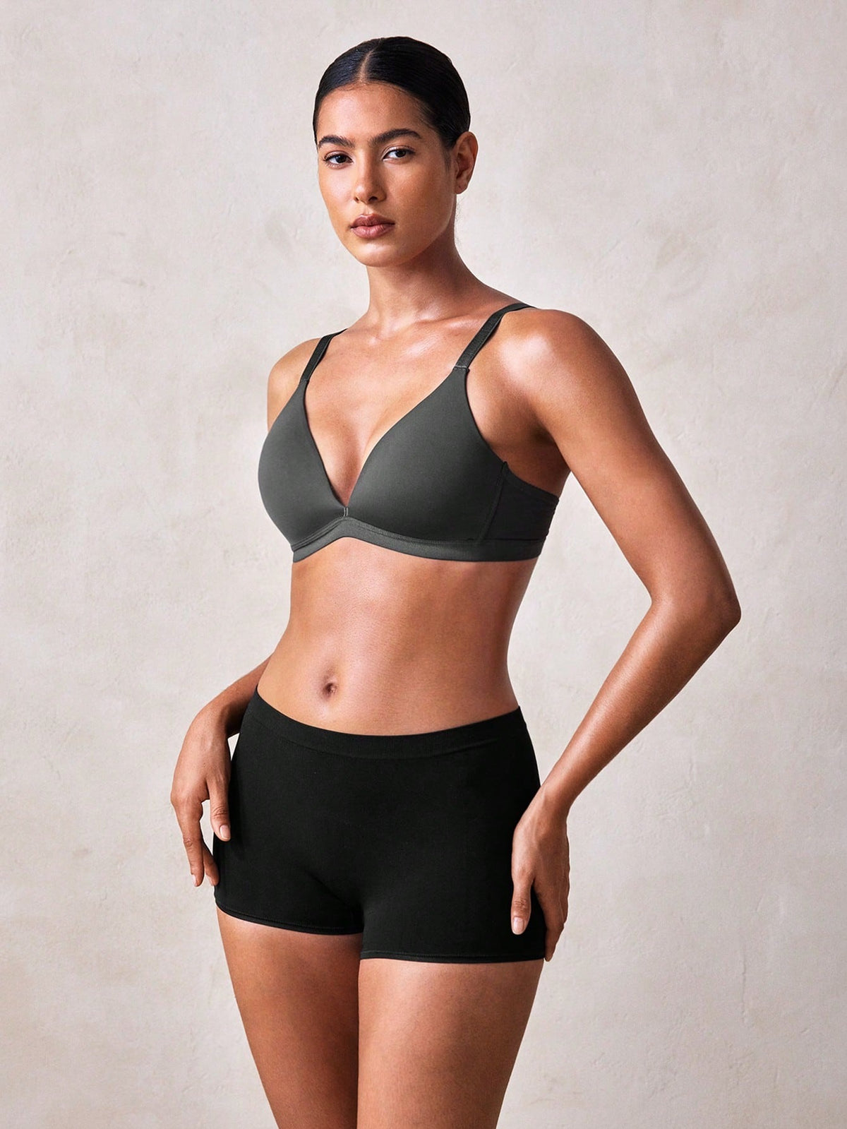 Soft Plunge Everyday Bra — Dark Grey