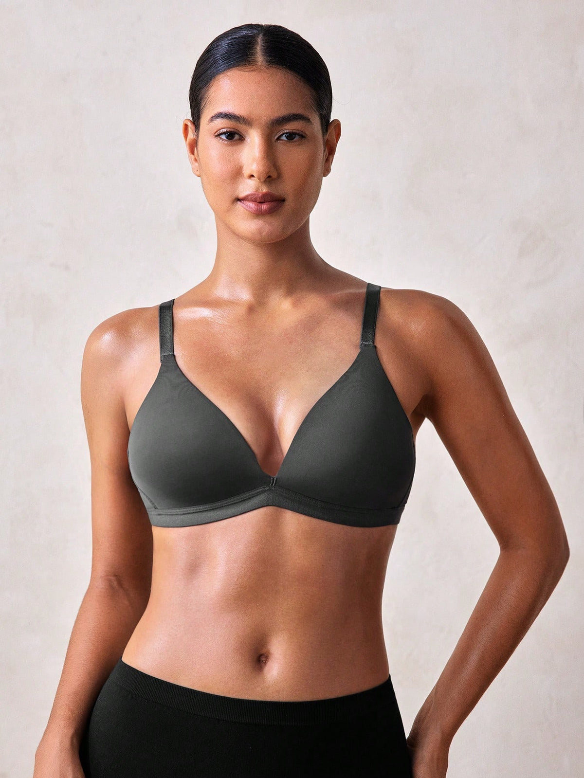 Soft Plunge Everyday Bra — Dark Grey